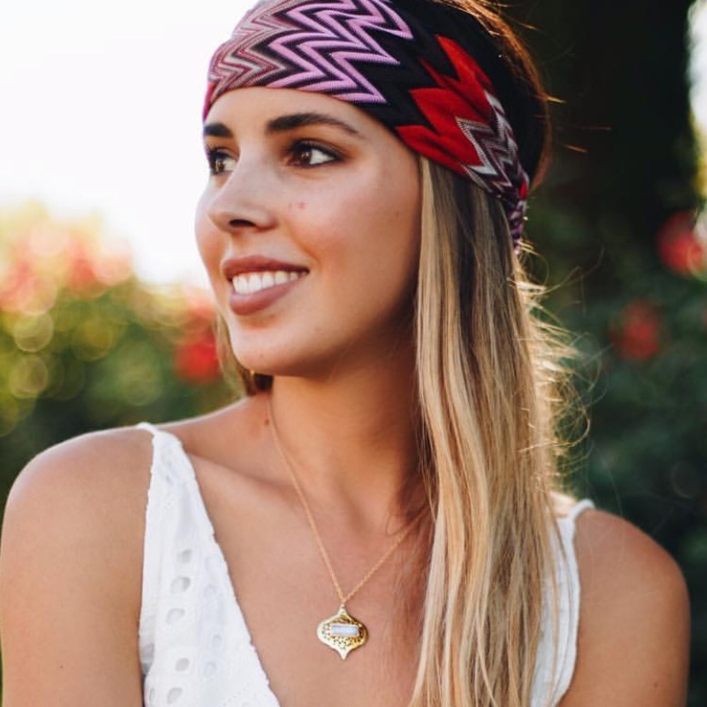 Paloma Gold Pendant Necklace - Elegant Women’s Jewelry